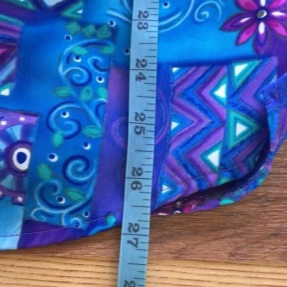 Vintage Printed Scrub Top V-Neck Short Sleeves Purple & Teal Pattern With Pocket - Picture 4 of 10